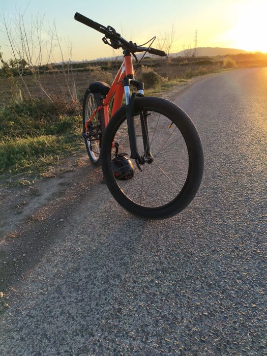 Bicicleta laranja jante 26