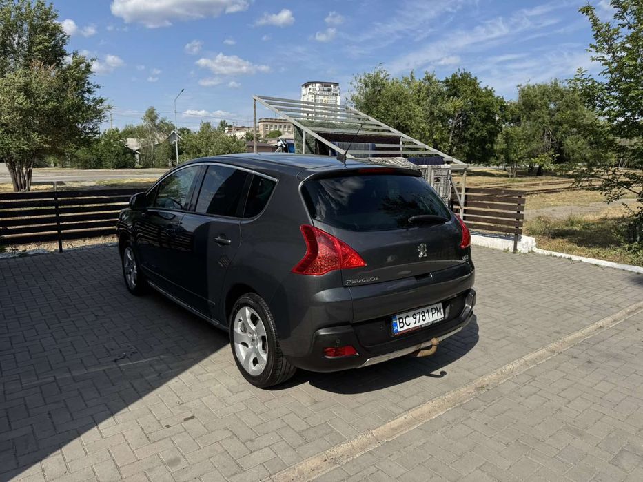 Peugeot 3008. 2012 рік