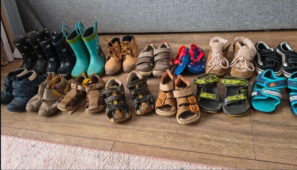 15 par butów r. 19-23