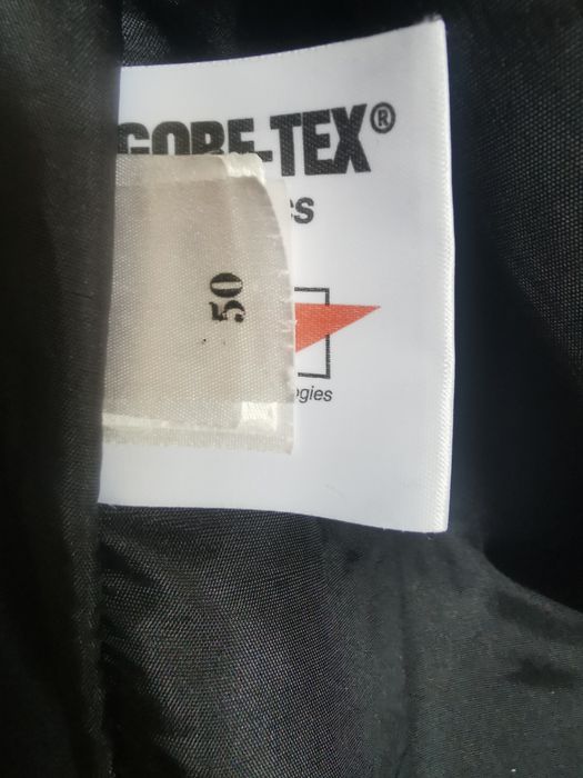 Kurtka przeciwdeszczowa Skila