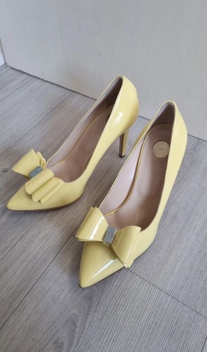 Sapatos Amarelos Elisabetta Franchi