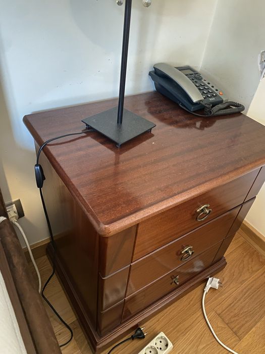 Conjunto 1 cómoda e 2 mesas de cabeceira