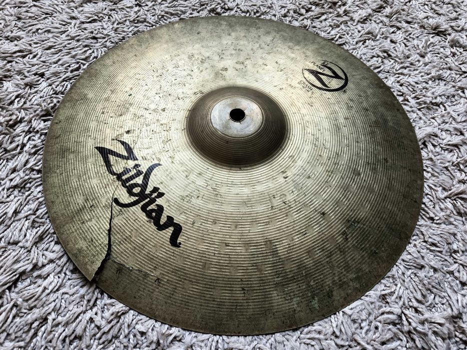 Talerz perkusyjny ZILDJIAN PLANET Z CRASH 16"