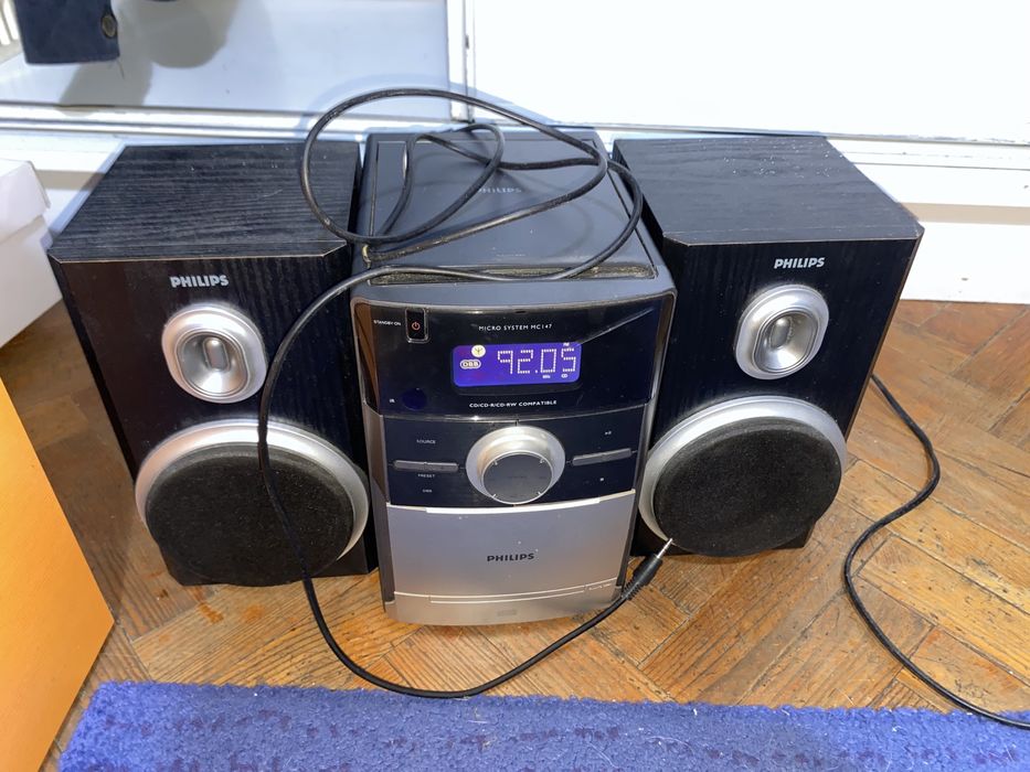 Stereo system with cable for connecting to mobile phone and remote control63825201615491122