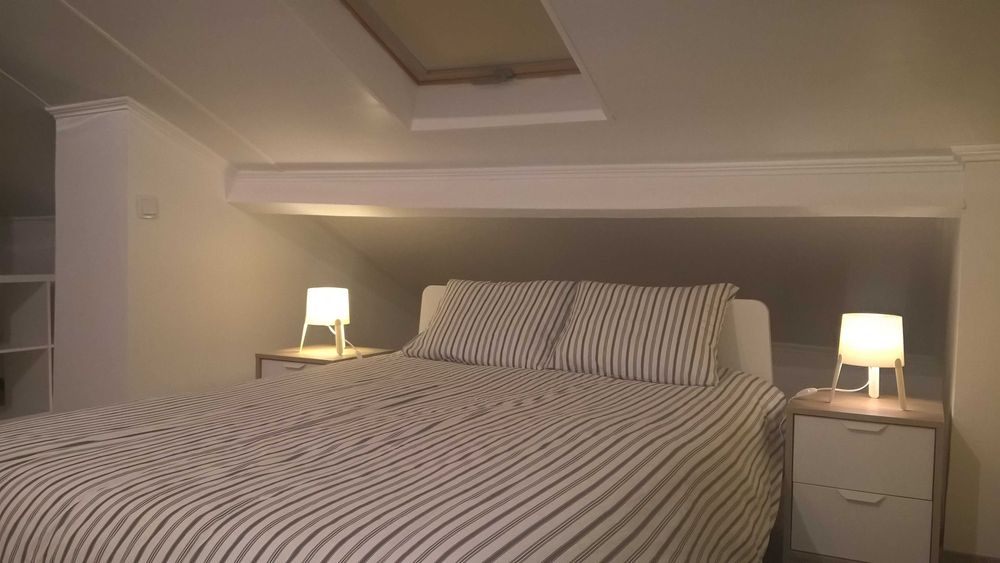 Quarto Estudio (Sala e WC Privativos) Metro Linha Azul