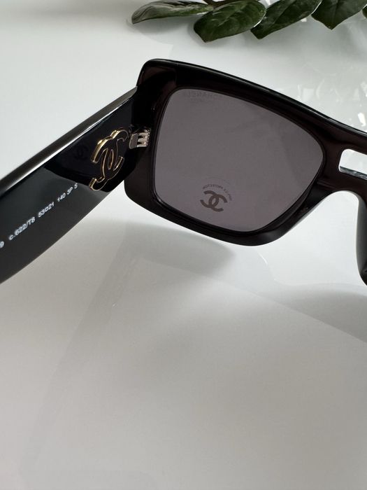 Okulary  przeciwsłoneczne   Chanel