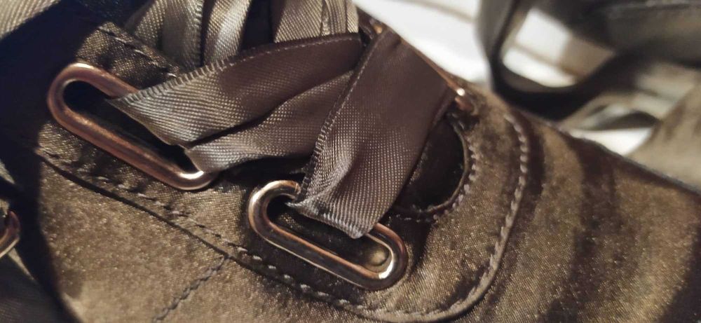 Ofereço envio Sapatilhas Verdes da Bershka