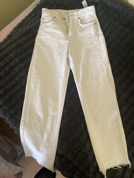 Жіночі білі джинси