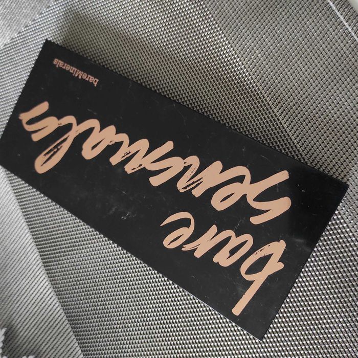 bareMinerala pałętają sensuals