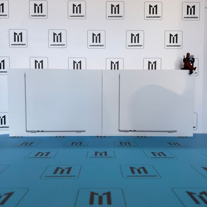 Apple MacBook Air 13,6 wyposażony w najnowszy procesor M4 NOWY PL