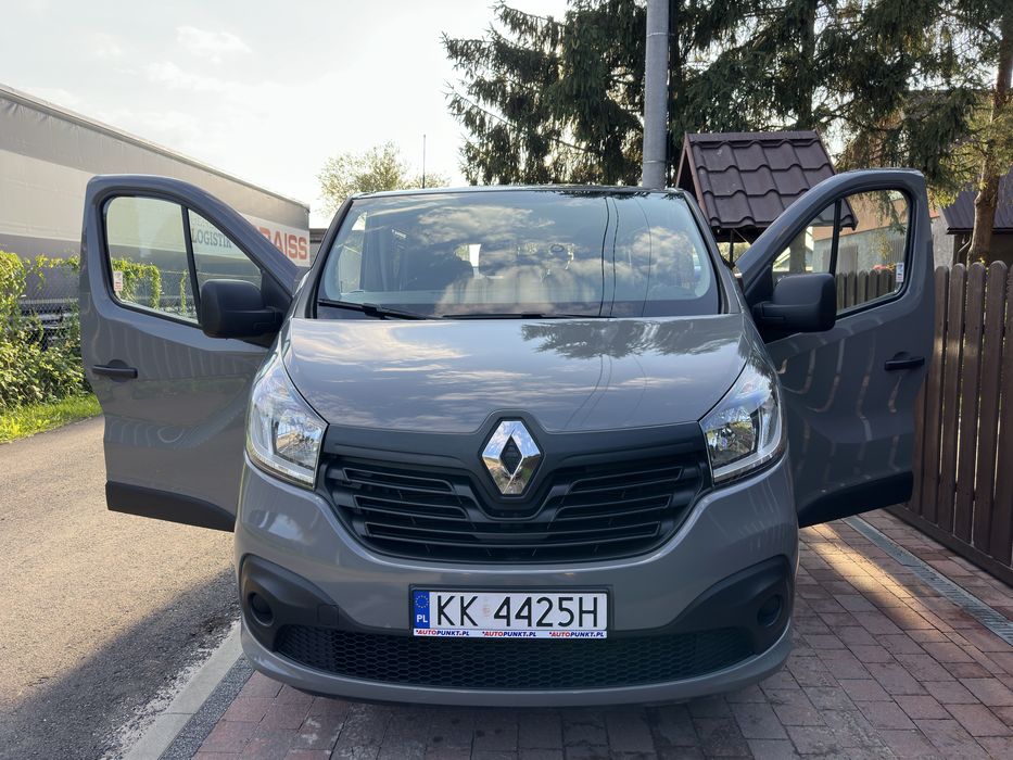 Wynajem Busa 9os. Renault Trafic