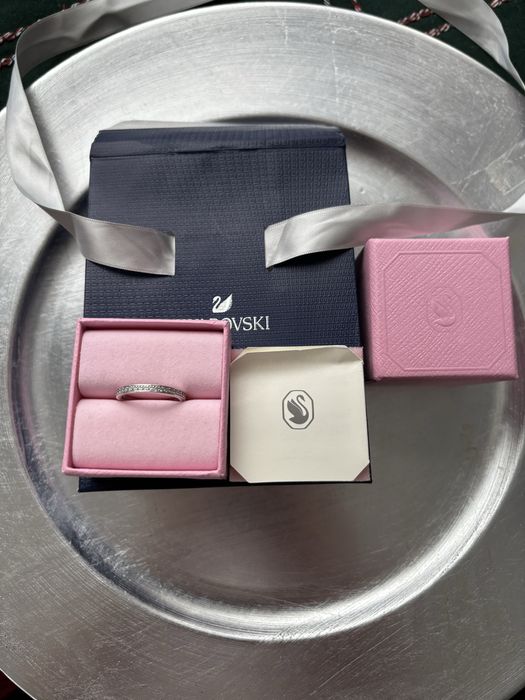 Pierścionek obrączka z cyrkoniami Swarovski 55