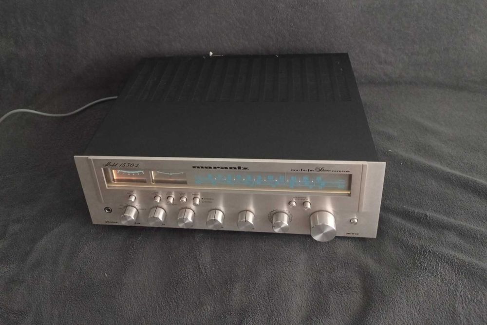 Amplituner retro Marantz 1530L