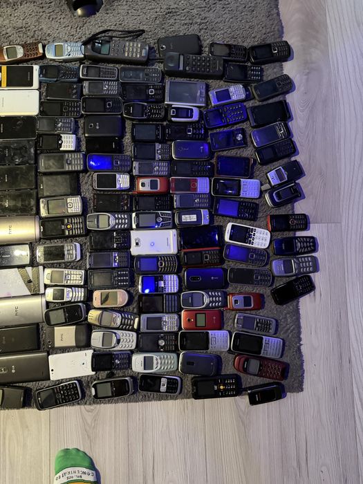 Zestaw telefonów komórkowych iphon Nokia