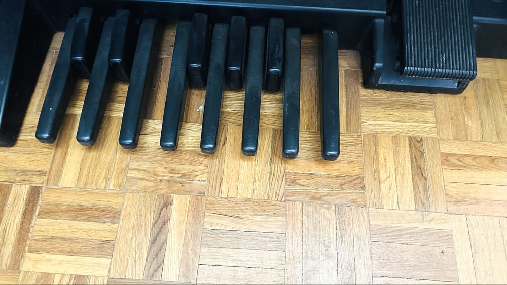 Órgão Yamaha Electone HC-2 - Inclui banco