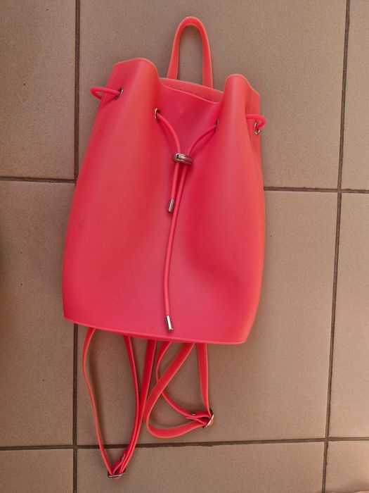 Силиконовый рюкзак розовый детский