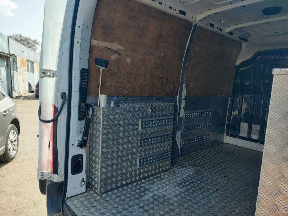 Вантажні перевезення Луцьк | Вантажне таксі | Renault Master до 2 тонн | Грузоперевозка