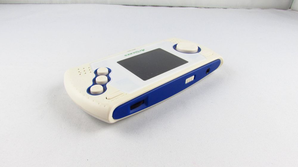 AT GAMES - Przenośna konsola Sega Mega Drive 20 gier