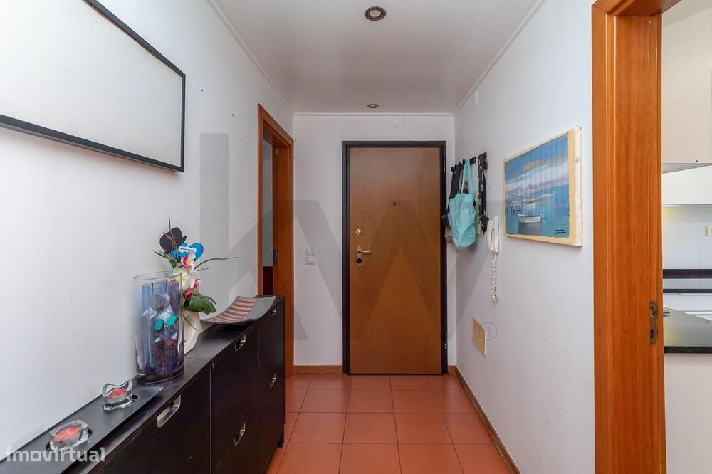 T3 com Varanda e Excelente Luminosidade | Amadora