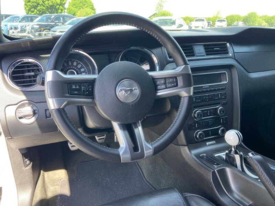 Ford Mustang      2014