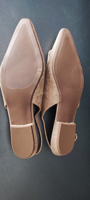 Босоніжки жіночі