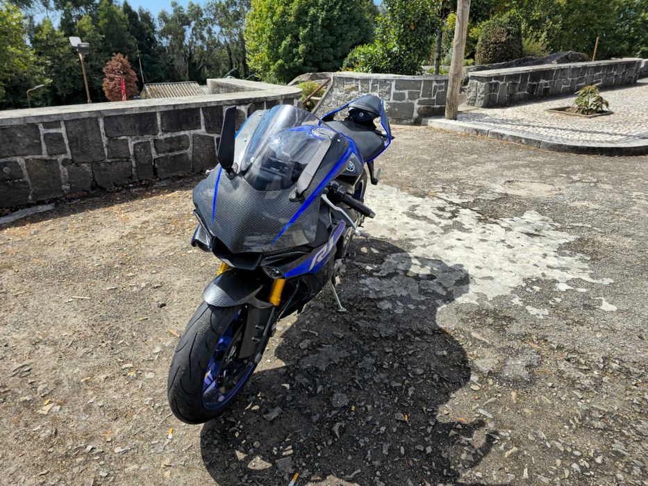 Yamaha YZF-R1 2015