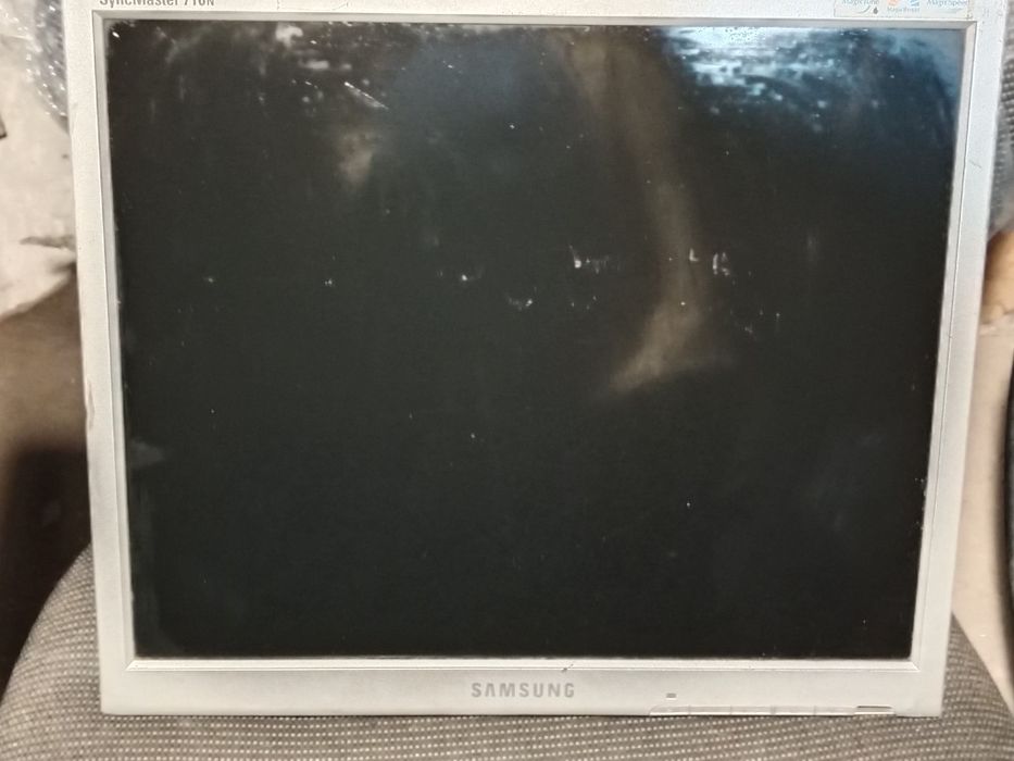 Монітор Samsung 710 N