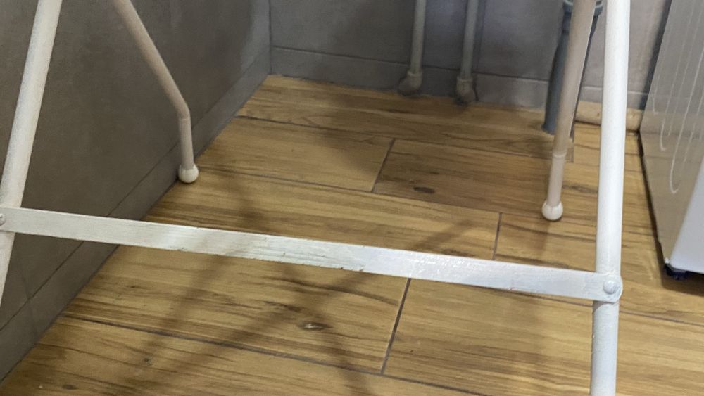 Дитяча ванночка на підставці