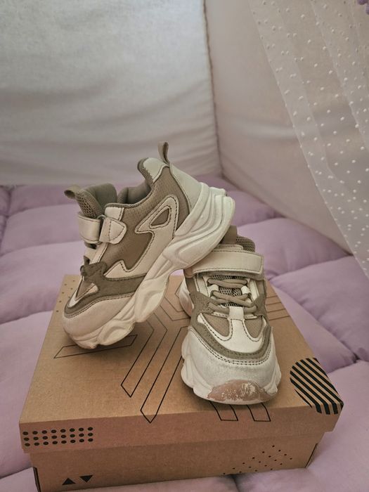 Кросівки дитячі для дівчинки