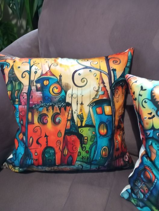 Декоративні наволочки на диванні подушки