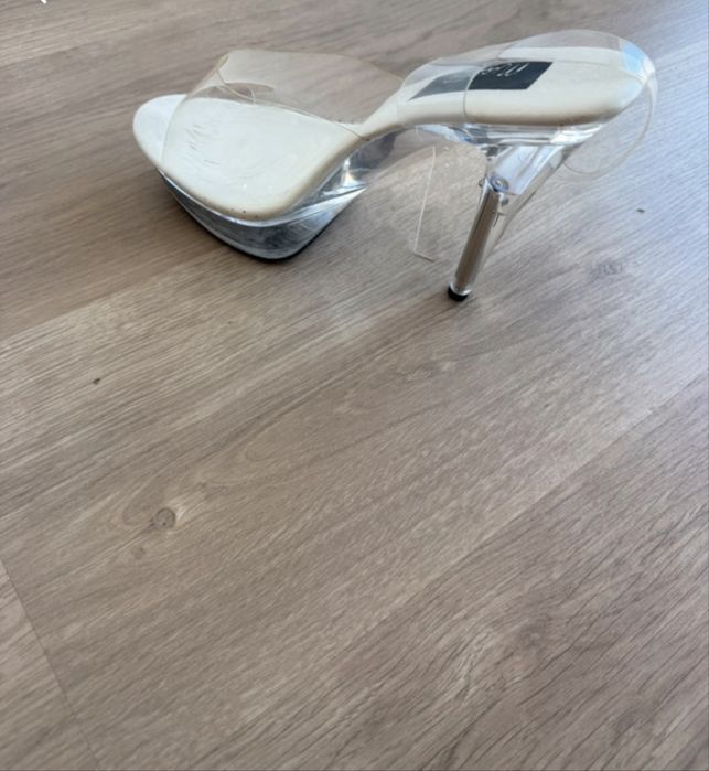 Sandália/ sapato competição