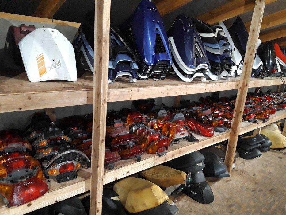 Запчасть б у ножка боковая на скутер Honda dio suzuki lets  Yamaha jog