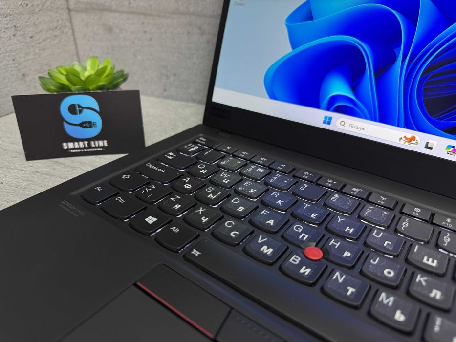 Стильний ноутбук Lenovo X1 Carbon 7th/i5-8265u/8gb ddr3/256gb ssd/14"