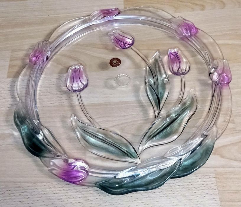 Литое  цветное стекло . Большая Тортовница . Производство Германия.