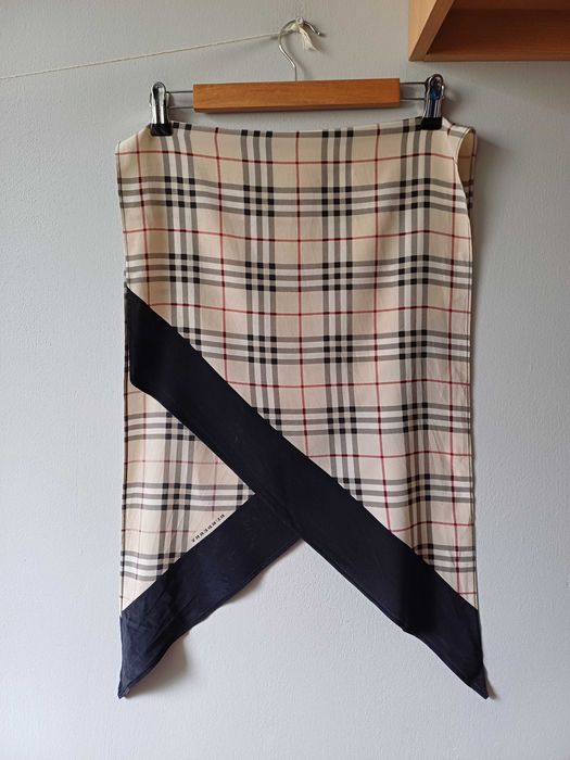 Burberry jedwabny szal w kratę