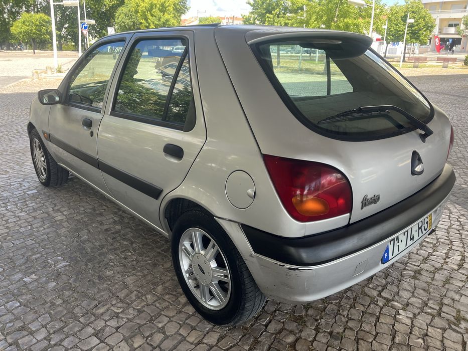 Ford Fiesta 1.8 tddi 90 cv .. A/C