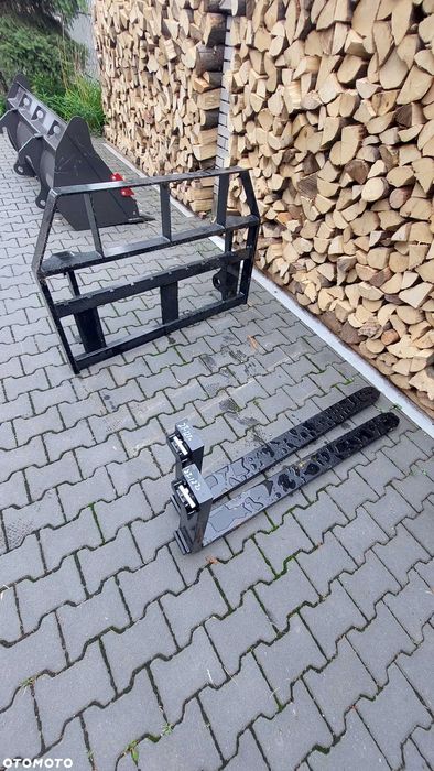 Ładowarka 1800kg UR918 na wynajem.