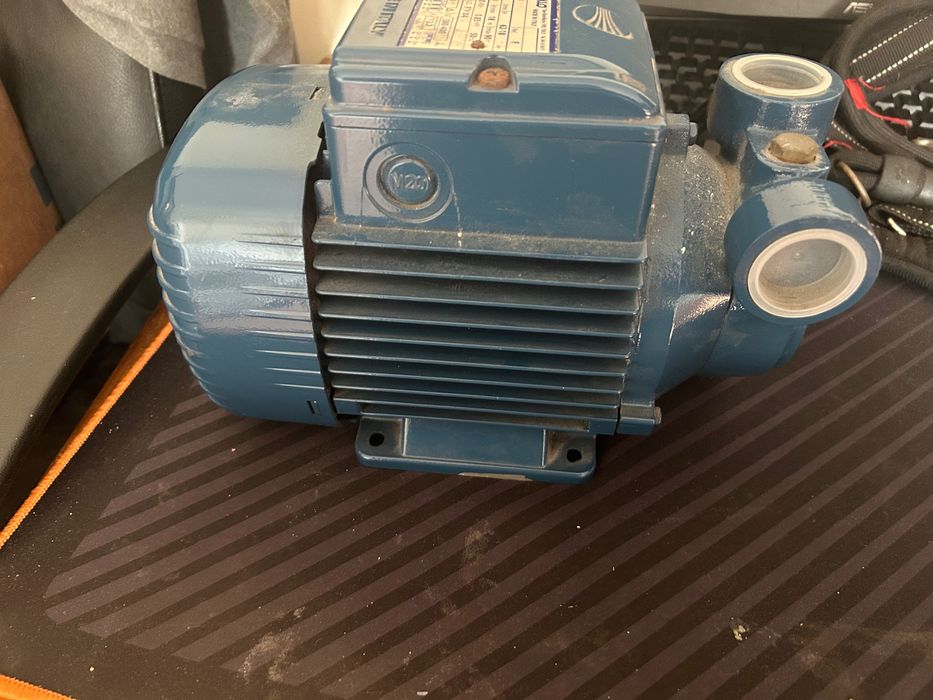 Estado novo motor bomba de agua