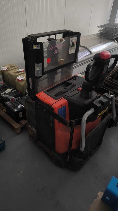 Paleciak elektryczny BT Toyota swe 200d z masztem 2.1m