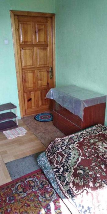 Продаю гостинку м.Малишева 1 хвилина