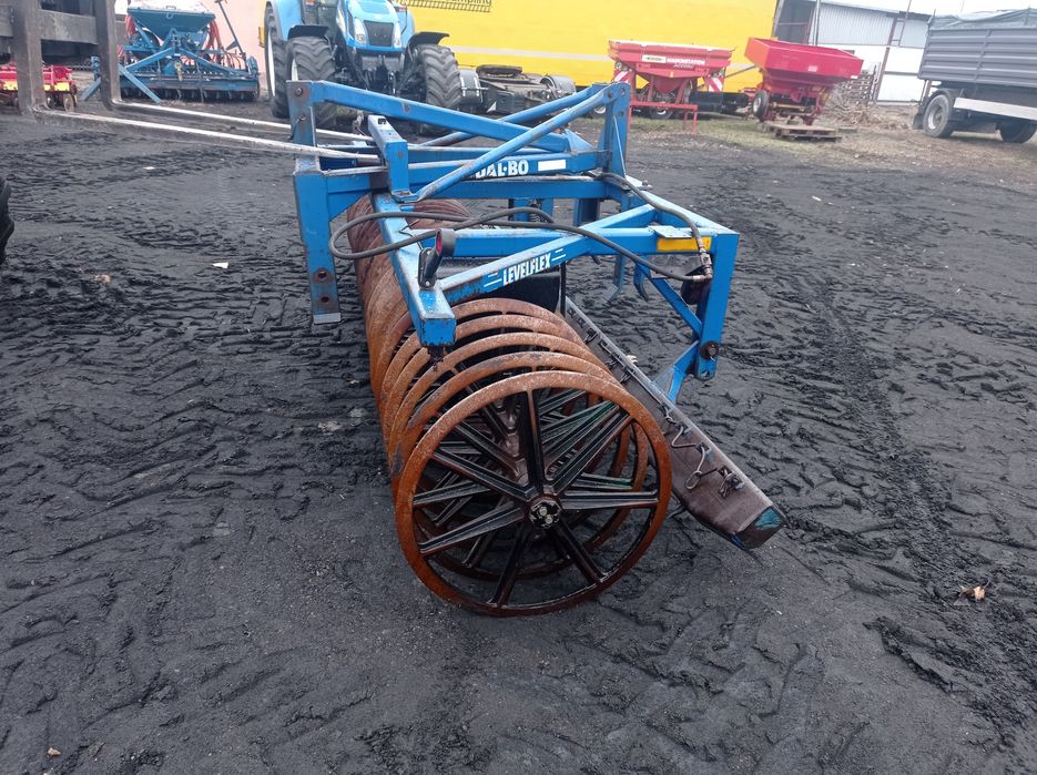 Wał na przedni Tuz 4M