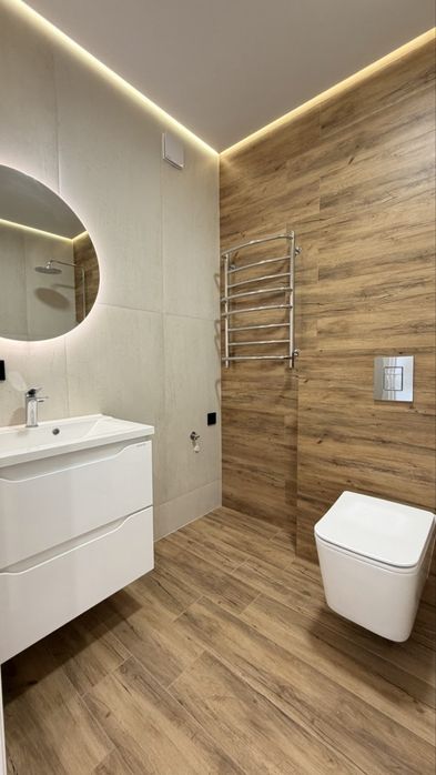 Продам однокімнатну в новобудові Атмосферна,1