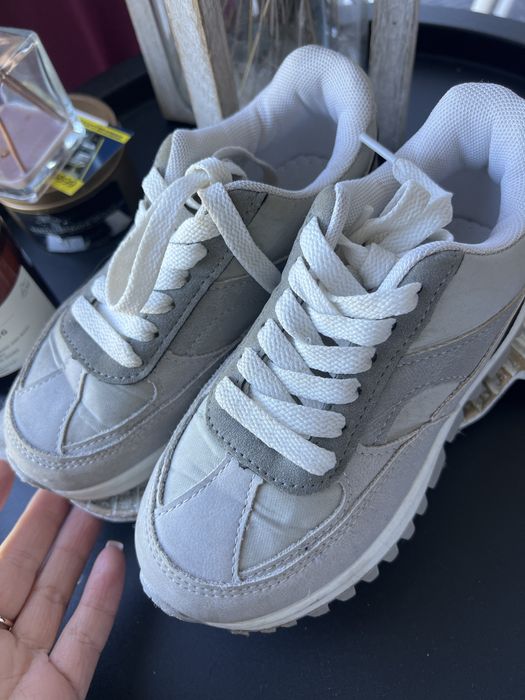 Продам кросівки на хлопчика фірма reserved