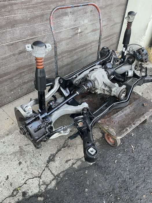 Ауді Q5 8r балка ричаг ходовка