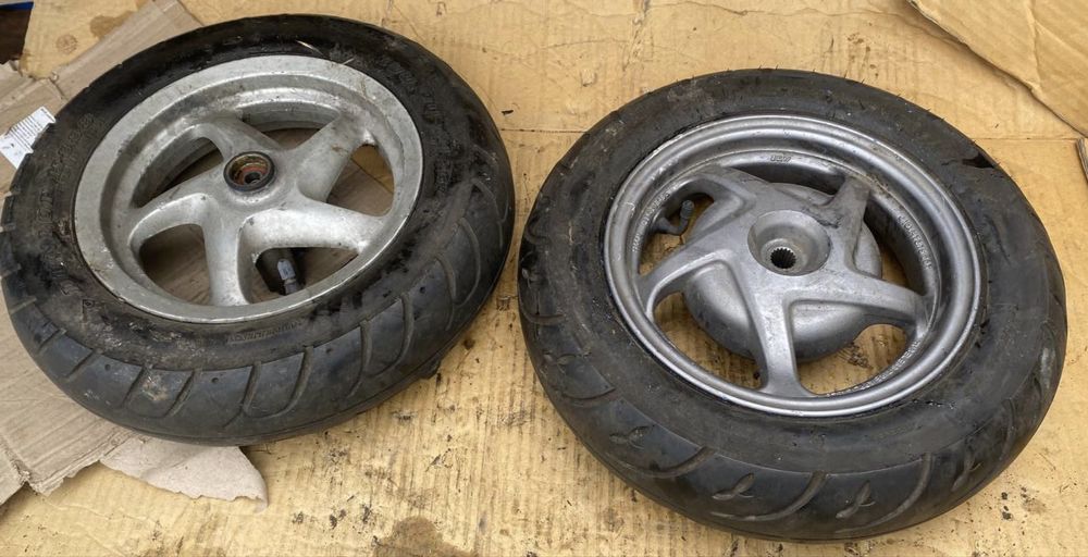 Продам  колеса диски  на мопед  honda lead 48 100сс  разборка