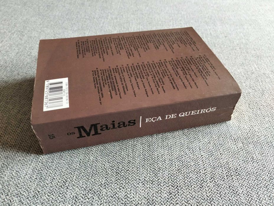 Livro "Os Maias" de Eça de Queirós