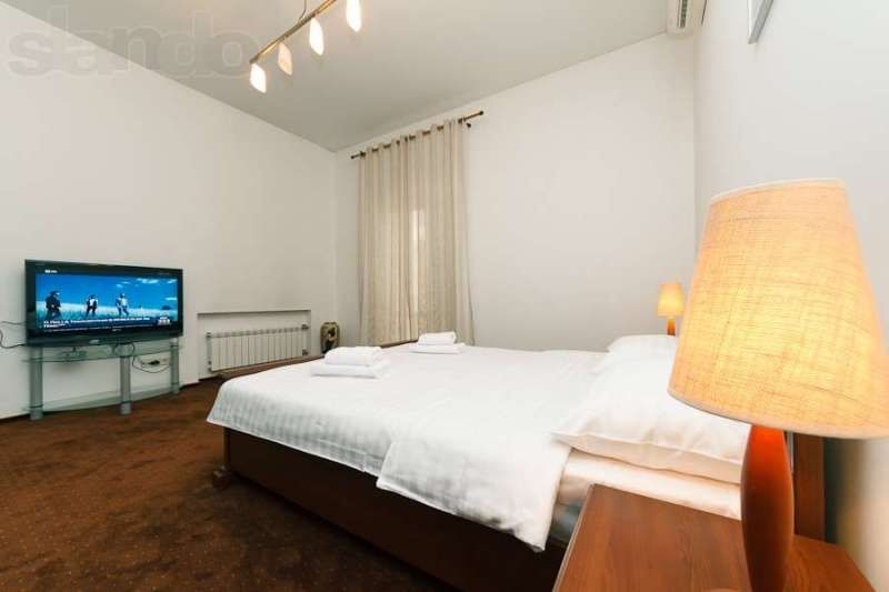 Центр.3-х комнатная VIP на Крещатик,15