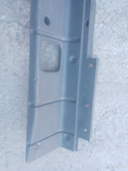 Cobertura interna da caixa de luz traseira direita / Forro do pilar traseiro