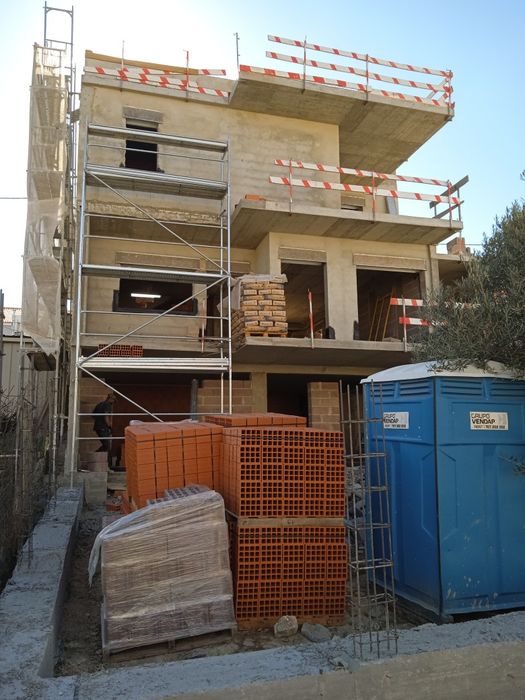 Vitorino & louro construção civil lda
