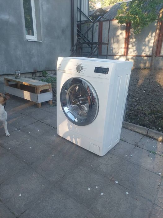 Стіралка в хорошому стани новий тен працюе добре ціна 5000